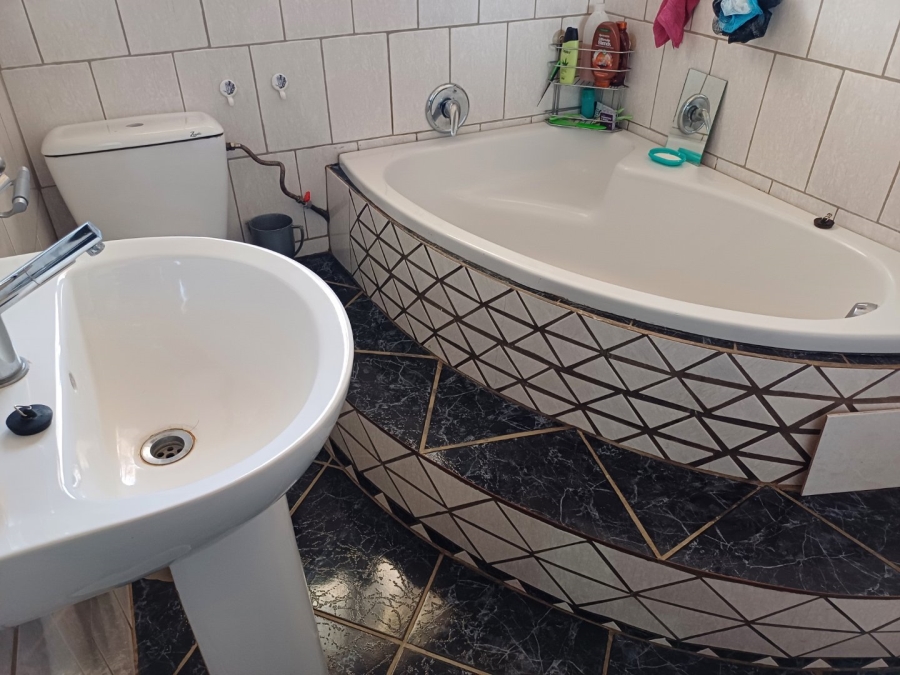 3 Bedroom Property for Sale in Bloemfontein Free State